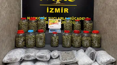 İzmir’de narkotik darbesi: Tonlarca zehir piyasaya sürülmeden yakalandı