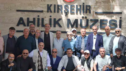 Yıllar sonra gelen büyük buluşma: İlahiyat mezunları bu kez Kırşehir’de hasret giderdi