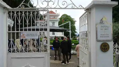 Tarihe tanıklık eden o odalar dolup taştı: Atatürk’ün vasiyetini yazdığı köşk bayramın gözdesi oldu