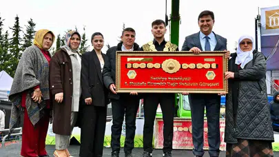 Fethiye'de er meydanı sallandı: Altın kemerin sahibi Cengizhan Şimşek oldu