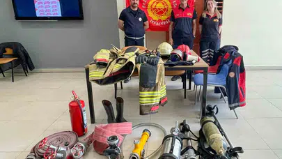Geleceğin kahramanları itfaiyeciliği yakından tanıdı: Erzincan'da kariyer yolculuğu başladı