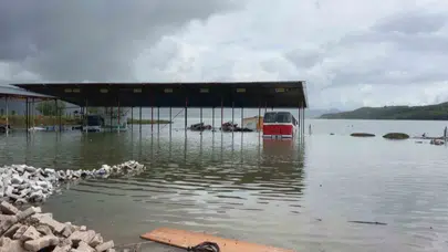 Kuraklık kabusu yerini taşkın endişesine bıraktı: Almus Barajı’nda sular parkları yuttu