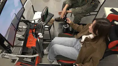 Gökyüzü tutkunları Bursa Teknik Üniversitesi’nde buluştu: F16 kokpitinde gerçekçi deneyim