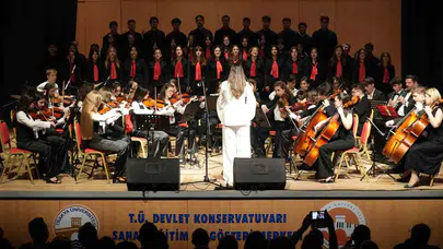 Edirne Lisesi’nde sahne tozunu yuttular: Genç müzisyenler devleşti