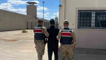 Şanlıurfa’da firari avı: 7 yıllık hapis cezası olan şahıs jandarmanın operasyonuyla yakalandı
