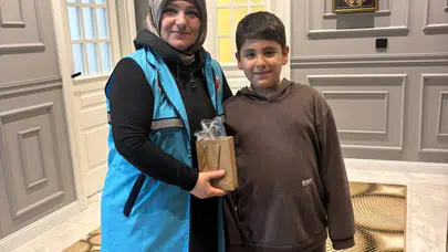 48 yıllık fedakarlığın ödülü minik bir kalpten geldi: Kumbarasını umre hayali için boşalttı