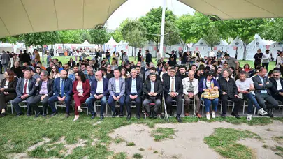 Manisa’da edebiyat rüzgarı: 9. Kitap Fuarı kapılarını kitapseverlere açtı