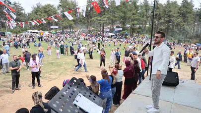 Ege’nin kalbinde Karadeniz rüzgarı: Ovacık Yaylası’nda dev horon halkası