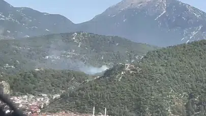 Fethiye’de korkutan dumanlar: Ekipler alevlerle amansız bir mücadele veriyor