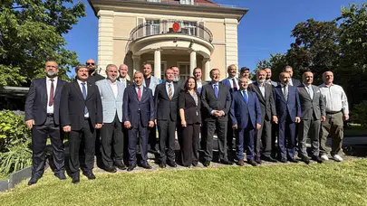Berlin’de bayram coşkusu: Gurbetçiler Başkonsolosluk çatısı altında kenetlendi