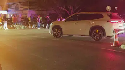 Manavgat'ta trafik kazası: Motosikletli iki kişi hastanelik oldu, sürücüye ağır fatura çıktı