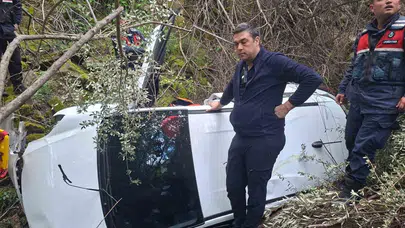 Ayvacık’ta korku dolu anlar: 50 metrelik uçurumdan yuvarlanan otomobilden mucizevi kurtuluş