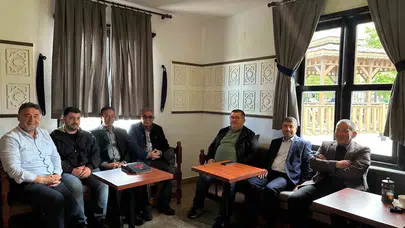 Düzce’de bayram buluşması: Basın mensupları ve yerel yöneticiler aynı sofrada birleşti