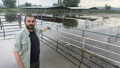 Yeşilırmak taştı, besicinin umudu suya düştü: Turhal’da pazar yeri göle döndü