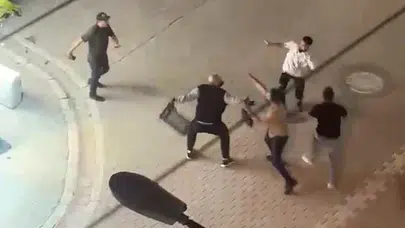 Esenyurt’ta sokak ortasında şiddet: Tekme tokatlı kavgayı vatandaşlar zor sakinleştirdi