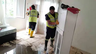 Dörtyol’da alarm durumu: HBB ekipleri yağışın yaralarını sarmak için sahaya indi