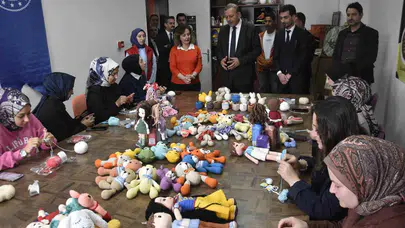 Dijital dünyanın esaretinden el emeğinin sıcaklığına: Üniversiteli gençlerden anlamlı bayram hediyesi