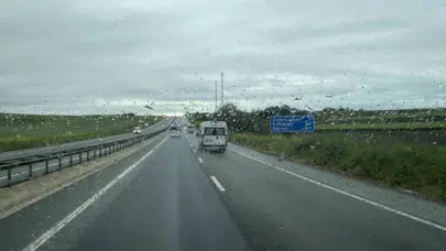 Kırklareli’nde sağanak mesaisi: Trafik kilitlendi, vatandaşlar zor anlar yaşadı