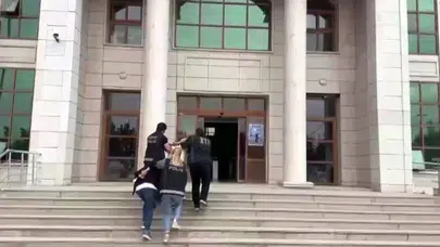 Sokak ortasında zombi gibi kalmıştı: Zehir tacirlerine polis tokadı