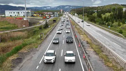 Kilit kavşakta bayram hareketliliği: Sürücüler yollara döküldü