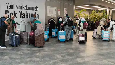 Anamur'da kutsal yolculuk heyecanı: Gözyaşları ve dualarla uğurlandılar