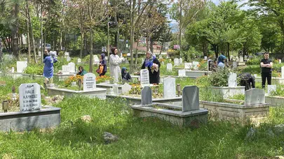 Bayramın manevi iklimi Bolu’yu sardı: Sevdiklerini unutmayanlar mezarlıklara akın etti