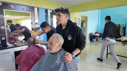 Bayram öncesi gönülleri fethettiler: Genç ellerden yaşlılara vefa dokunuşu
