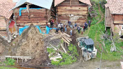 Kastamonu'da acı haber: Ahır çöktü, bir kadın ve onlarca hayvan enkaz altında can verdi