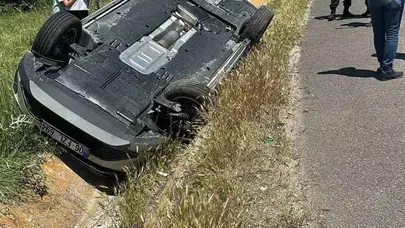 Bayram dönüşü yolunda korku dolu anlar: İki otomobil kontrolden çıkıp takla attı