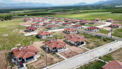Depremzedelerin yüzü yeni yuvalarıyla güldü: Kotangölü Mahallesi küllerinden doğdu