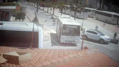 Manavgat’ta yürekleri ağza getiren kaza: Dönüş manevrası faciaya davetiye çıkardı