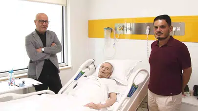 18 yıldır nakil kalbiyle yaşıyor: Üç bypasslı hastaya riskli pil operasyonu