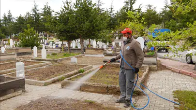 Melikgazi’de bayram mesaisi: Kabir ziyaretleri için hummalı çalışma