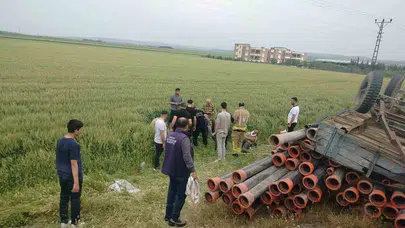 Hasat yolunda korkunç kaza: Traktör römorku tarlaya uçtu, 4 işçi yaralandı