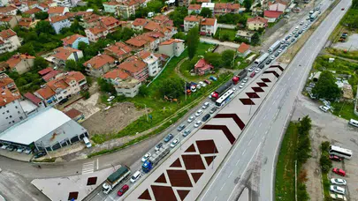 Yollar kilitlendi, tatilciler kontak kapattı: Afyonkarahisar’da bayram trafiği kabusu