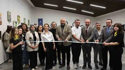Doğanın gizli kahramanları tuvale yansıdı: Yaban arıları sanatla anlatılıyor