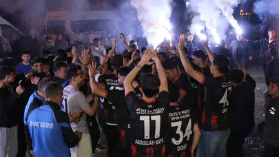 Oltu'da şampiyonluk ateşi yandı: Namağlup zafer meydanları inletti