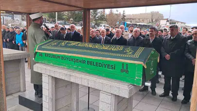 Küçükler ailesine veda: Hacı Feyzullah Küçükler dualarla uğurlandı