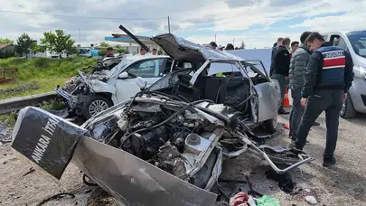 Kırıkkale'deki feci kazada yok olan aile: Erdek çifti ve küçük Yaren son yolculuklarına uğurlandı