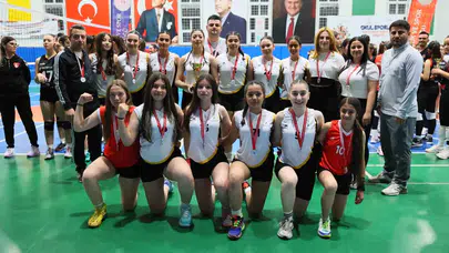 Filelerin küçük yıldızları sahada devleşti: Denizli'de şampiyonluk coşkusu