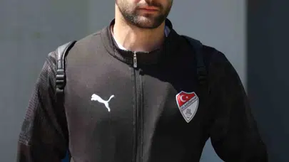 Elazığspor’da gözyaşları sel oldu: Yıldız isimlerden taraftara duygusal veda