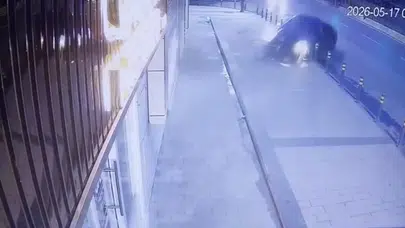 Şişli'de kabus dolu sabah: Lüks otomobil iş yerine girip alev topuna döndü