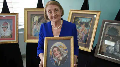 84 yaşında emekliliğin tadını sanatla çıkarıyor: Öğrencilerine ilham olan öğretmenin büyük başarısı