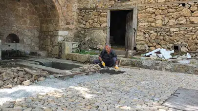 Ekmeğini taştan çıkaranların son temsilcisi: 46 yıllık emeğini elleriyle nakşediyor