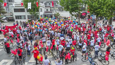 Denizli’de pedallar 19 Mayıs coşkusu için döndü: Minik Almila’nın zaferi gökyüzünü renklendirdi