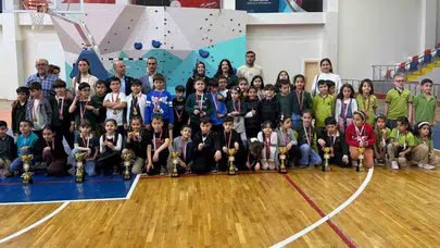 Hamleler stratejik, başarıları büyük: Adıyamanlı minik satranç ustaları kürsüye ambargo koydu