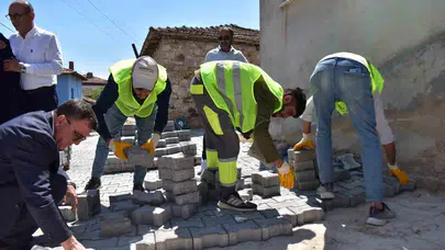 Altıeylül’de şantiye mesaisi: Başkan Şehirli yolları bizzat denetledi