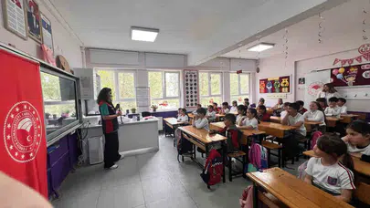 Geleceğin hekimlerine hayvan sevgisi dersi: Çanakkale’de renkli buluşma