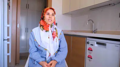 Depremzede ailenin "imkansız" dediği hayal gerçek oldu: Bakan Kurum yeni yuvalarına konuk oldu