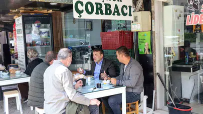 Vali Sözer'den esnafa sabah sürprizi: Çay eşliğinde sorunları dinledi